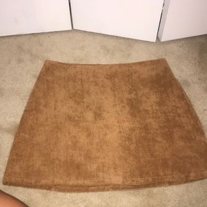 Impeccable pig Camel color skirt